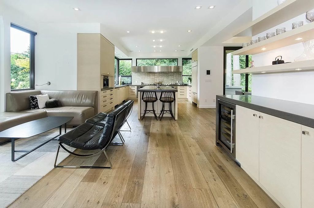 The Gorgeous World-Class Residence in West Vancouver is designed by Craig Chevalier & built by Steve Bradner now available for sale. This home located at 2998 Rosebery Ave, West Vancouver, BC V7V 3A7, Canada
