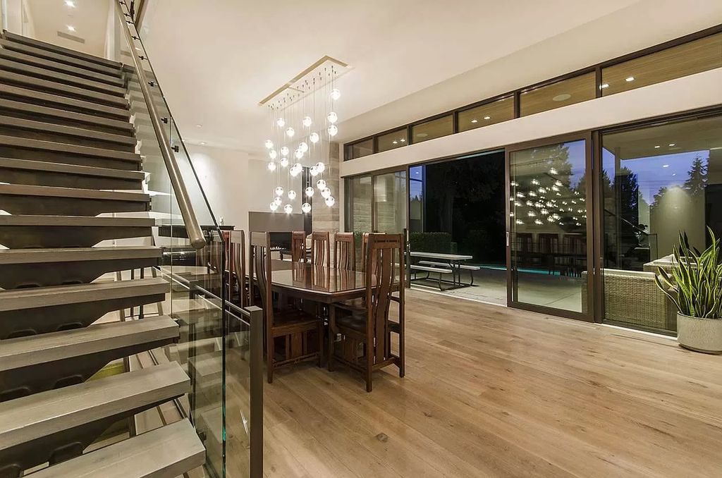 The Gorgeous World-Class Residence in West Vancouver is designed by Craig Chevalier & built by Steve Bradner now available for sale. This home located at 2998 Rosebery Ave, West Vancouver, BC V7V 3A7, Canada