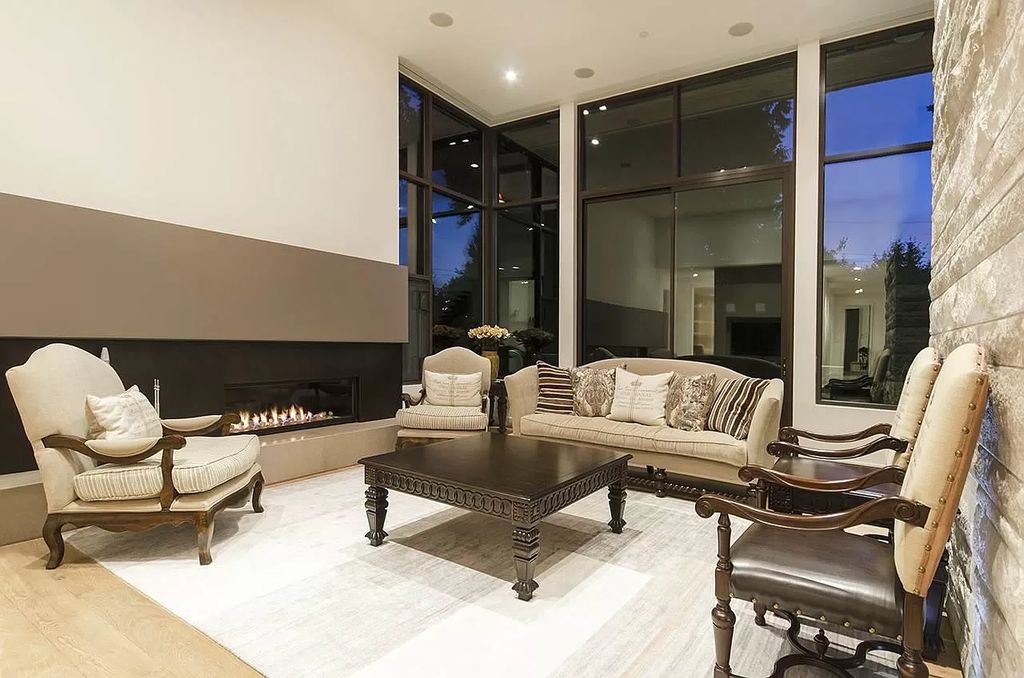 The Gorgeous World-Class Residence in West Vancouver is designed by Craig Chevalier & built by Steve Bradner now available for sale. This home located at 2998 Rosebery Ave, West Vancouver, BC V7V 3A7, Canada