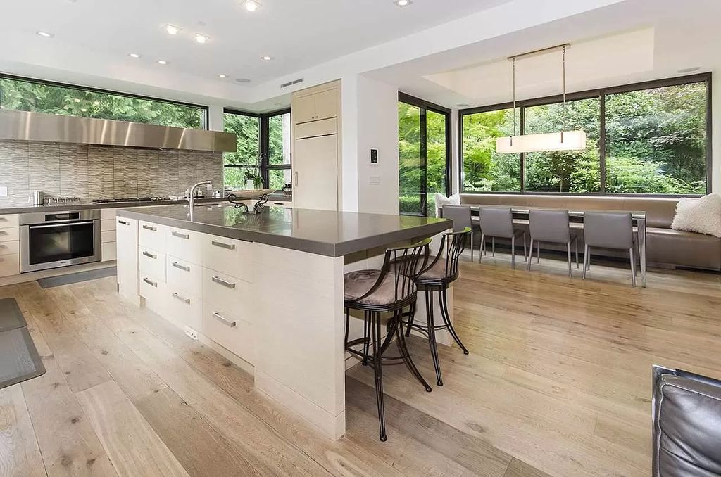 The Gorgeous World-Class Residence in West Vancouver is designed by Craig Chevalier & built by Steve Bradner now available for sale. This home located at 2998 Rosebery Ave, West Vancouver, BC V7V 3A7, Canada