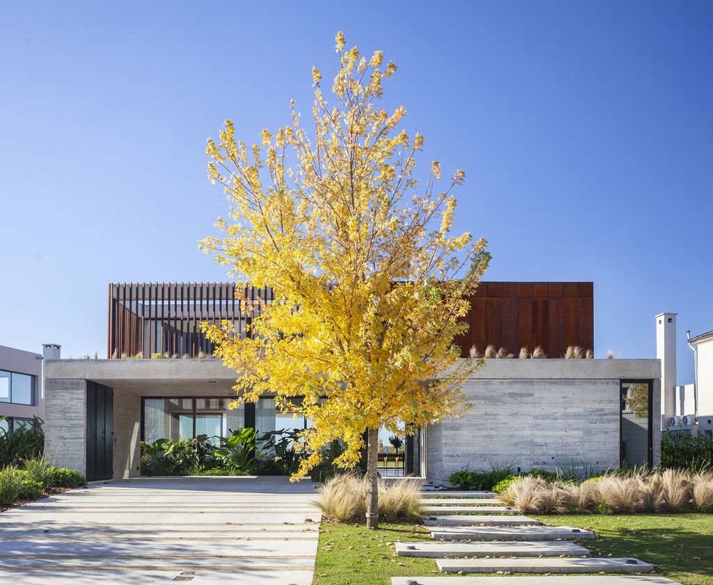 House FG, An Impressive two-level Home in Argentina by DIPA Arquitectos