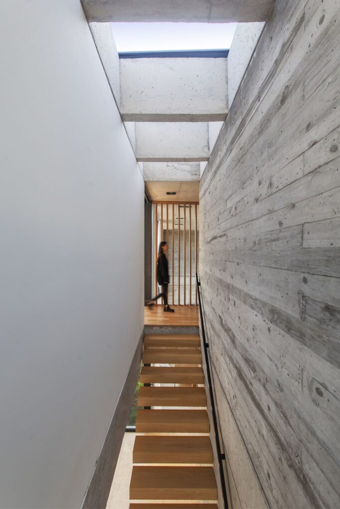 House FG, An Impressive two-level Home in Argentina by DIPA Arquitectos