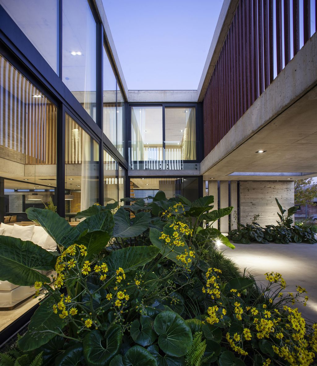 House FG, An Impressive two-level Home in Argentina by DIPA Arquitectos