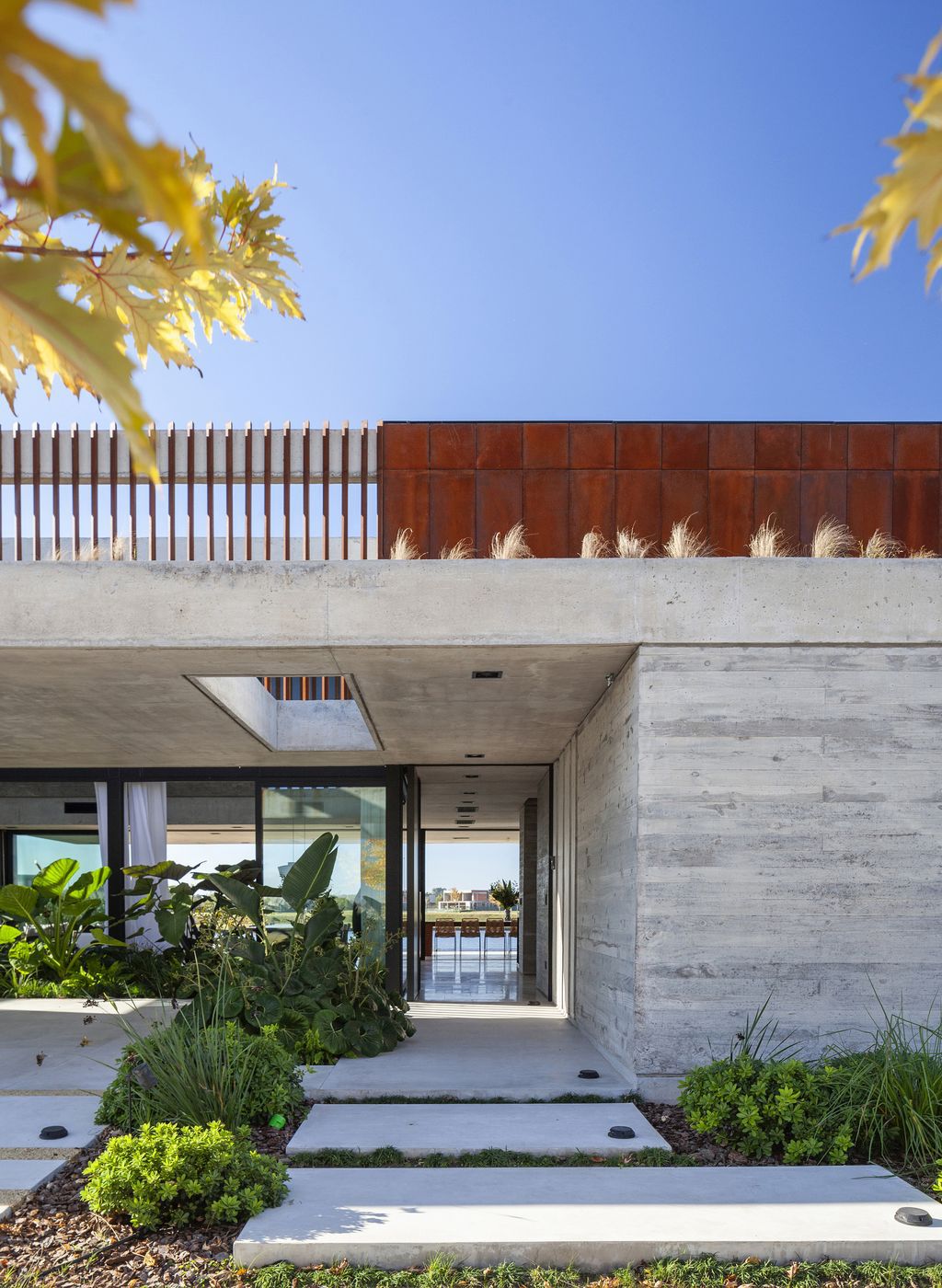 House FG, An Impressive two-level Home in Argentina by DIPA Arquitectos