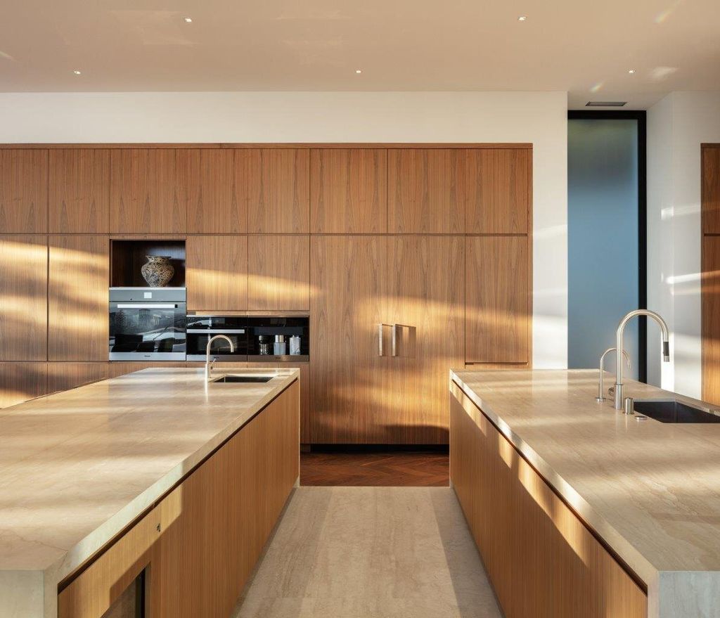 Laurel Way House A Brand New Modern Trophy Estate by Mcclean Design 11