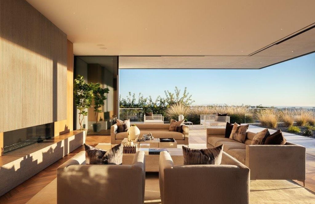 Laurel Way House A Brand New Modern Trophy Estate by Mcclean Design 13