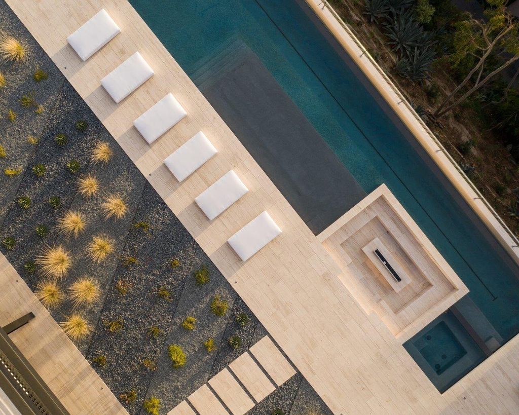 Laurel Way House A Brand New Modern Trophy Estate by Mcclean Design 24
