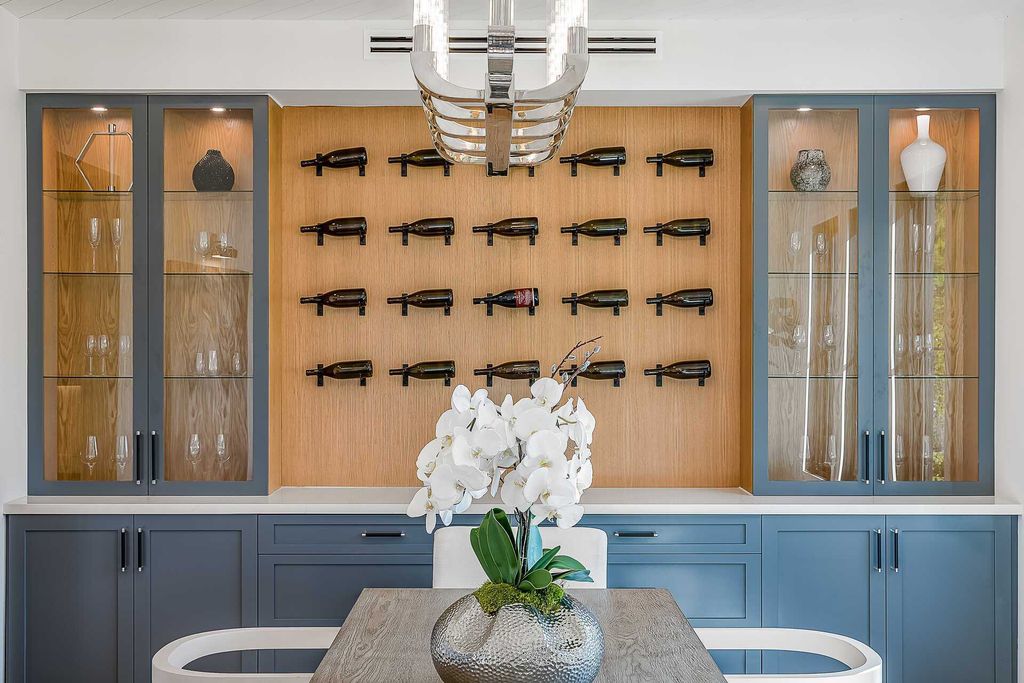 The Farmhouse in Los Angeles is a newly constructed modern property with sweeping views of the iconic Hollywood Sign now available for sale. This home located at 6310 Mirror Lake Dr, Los Angeles, California