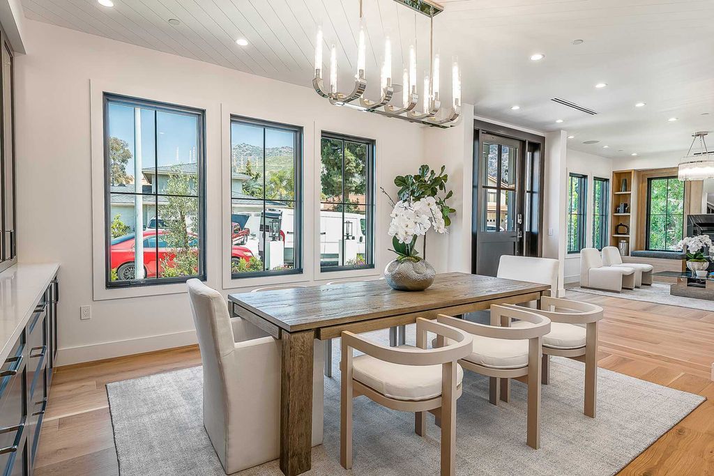 The Farmhouse in Los Angeles is a newly constructed modern property with sweeping views of the iconic Hollywood Sign now available for sale. This home located at 6310 Mirror Lake Dr, Los Angeles, California