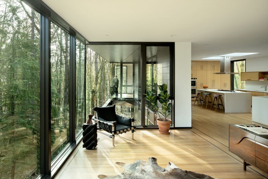 Prominent Royal residence in Portland's Forest Park by Kaven Architecture