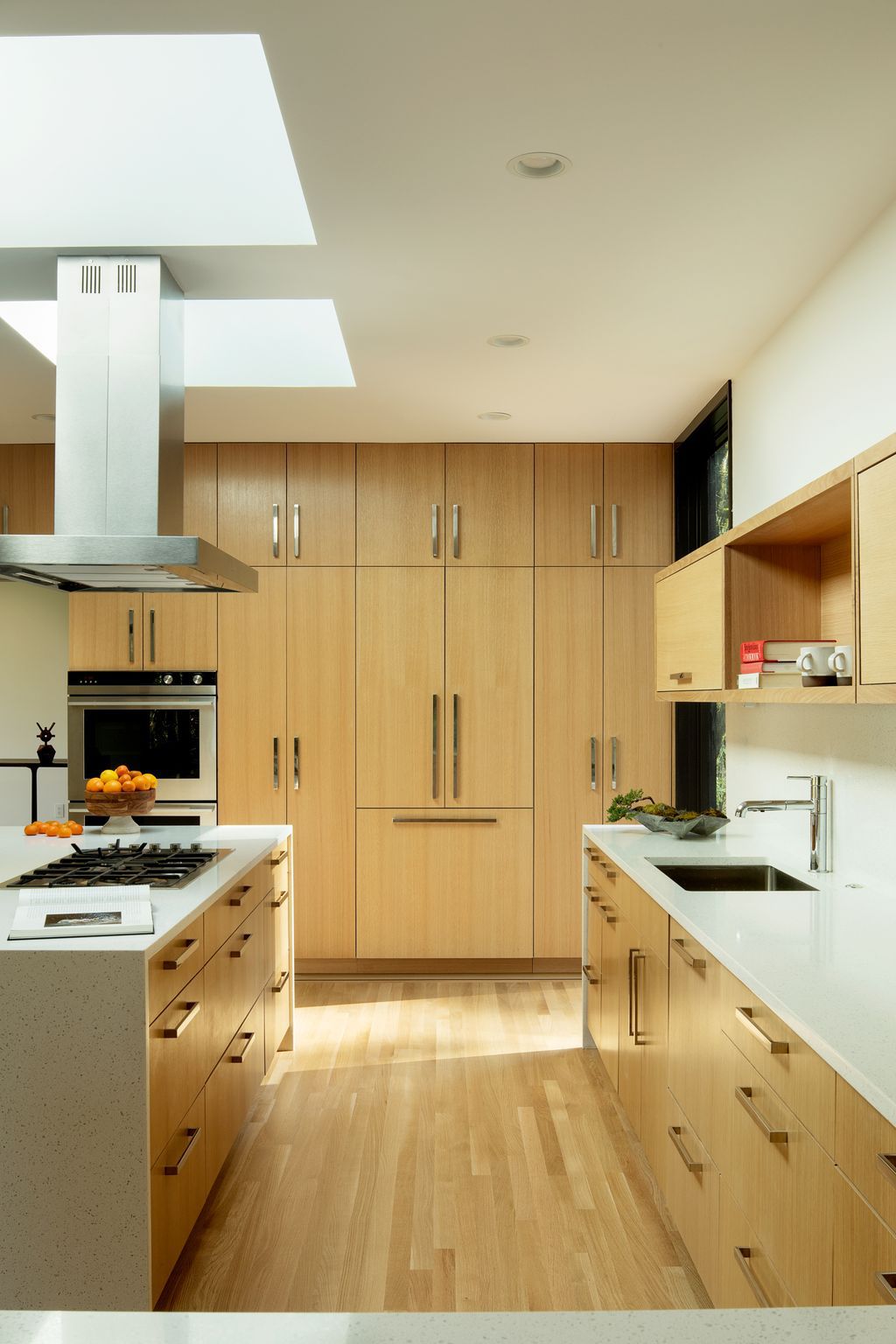 Prominent Royal residence in Portland's Forest Park by Kaven Architecture