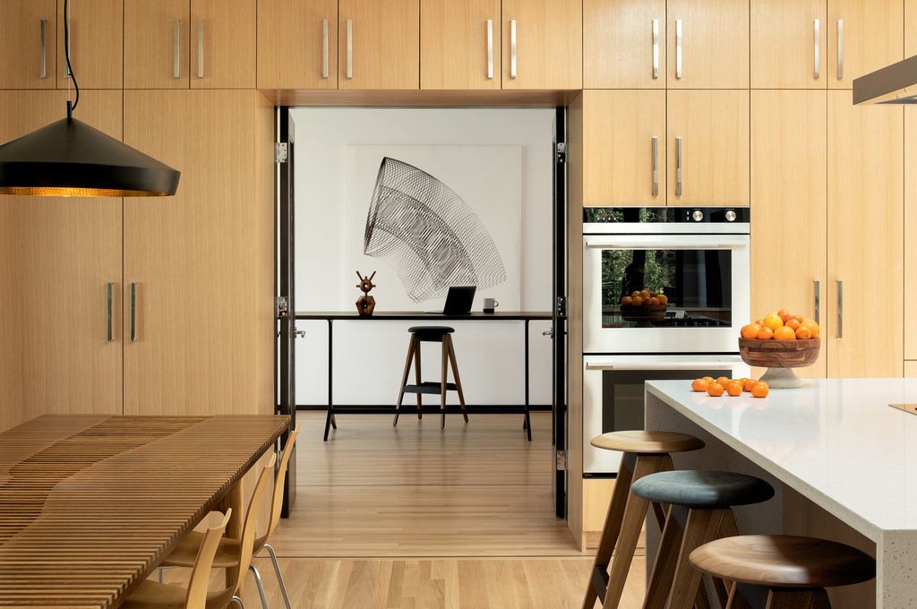 Prominent Royal residence in Portlands Forest Park by Kaven Architecture 15 1