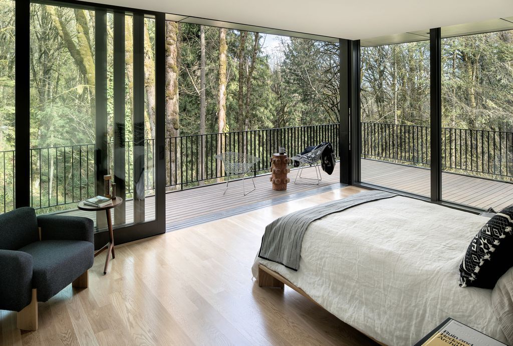 Prominent Royal residence in Portland's Forest Park by Kaven Architecture