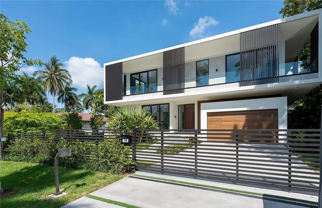 The Modern Home in Miami Beach is a Spectacular new construction located on exclusive Hibiscus Island in South Beach now available for sale. This home located at 118 W 4th Ct, Miami Beach, Florida