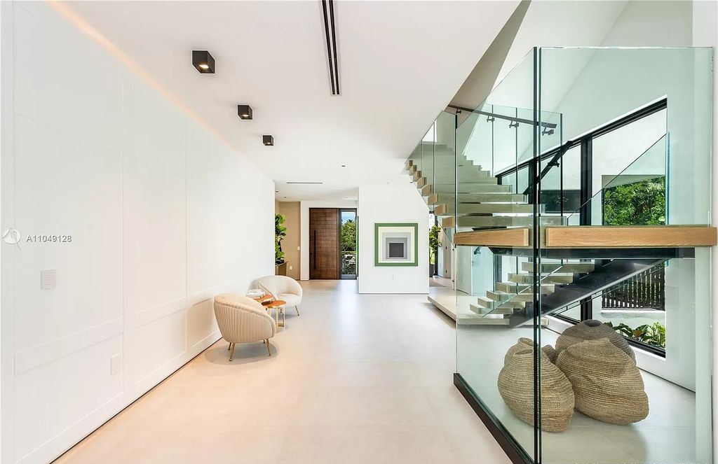 The Modern Home in Miami Beach is a Spectacular new construction located on exclusive Hibiscus Island in South Beach now available for sale. This home located at 118 W 4th Ct, Miami Beach, Florida