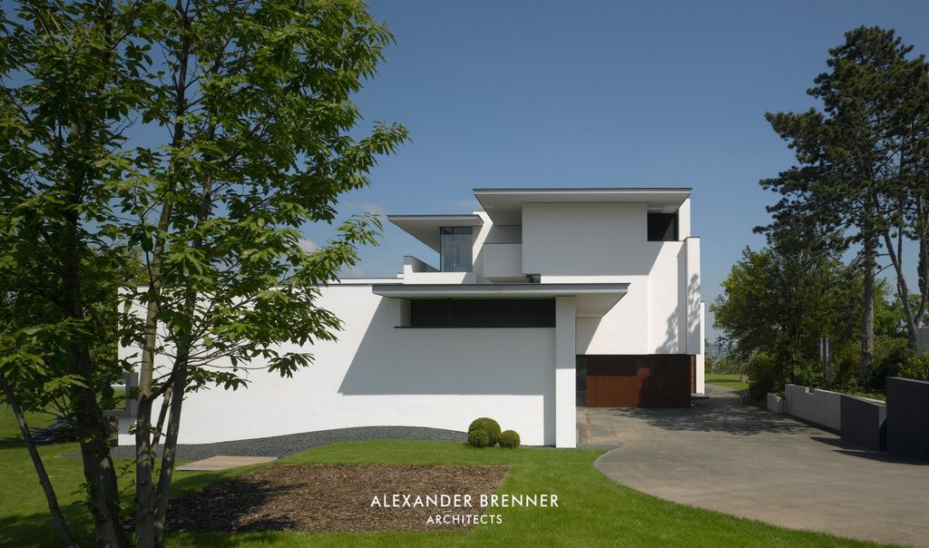 Stunning Oberen Berg House in Stuttgart Germany by Alexander Brenner 3