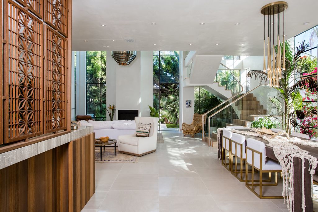 Stunning anticipated home by Kim Gordon design with Venice beach vibe in California