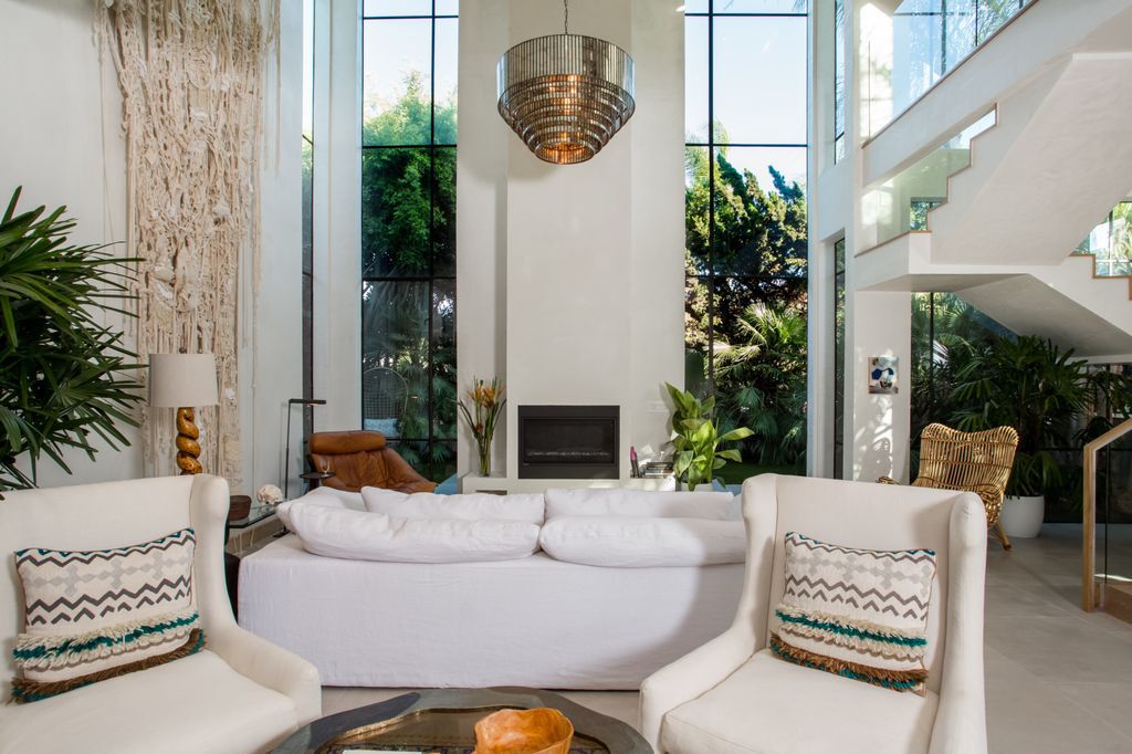 Stunning anticipated home by Kim Gordon design with Venice beach vibe in California