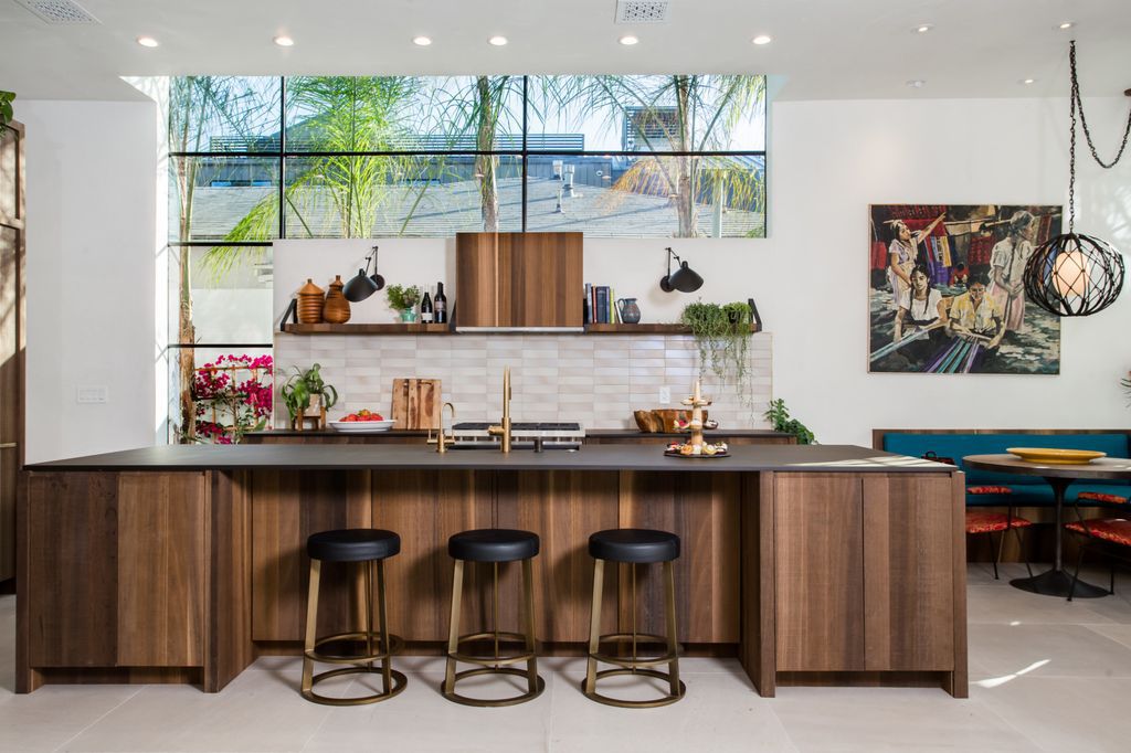 Stunning anticipated home by Kim Gordon design with Venice beach vibe in California
