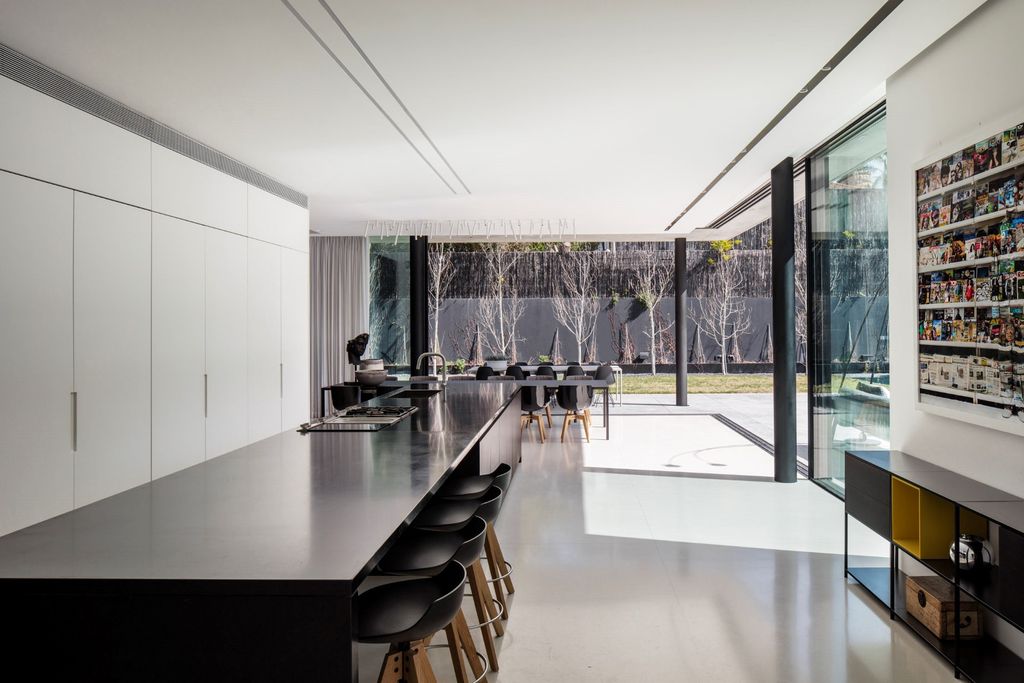 The S House a Modern Dwelling in Israel by Pitsou Kedem Architects 13