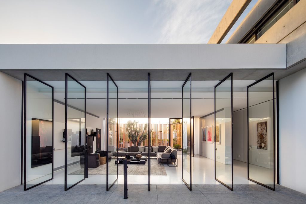 The S House a Modern Dwelling in Israel by Pitsou Kedem Architects 21