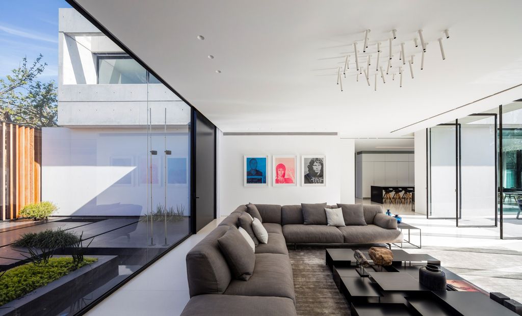 The S House a Modern Dwelling in Israel by Pitsou Kedem Architects 9