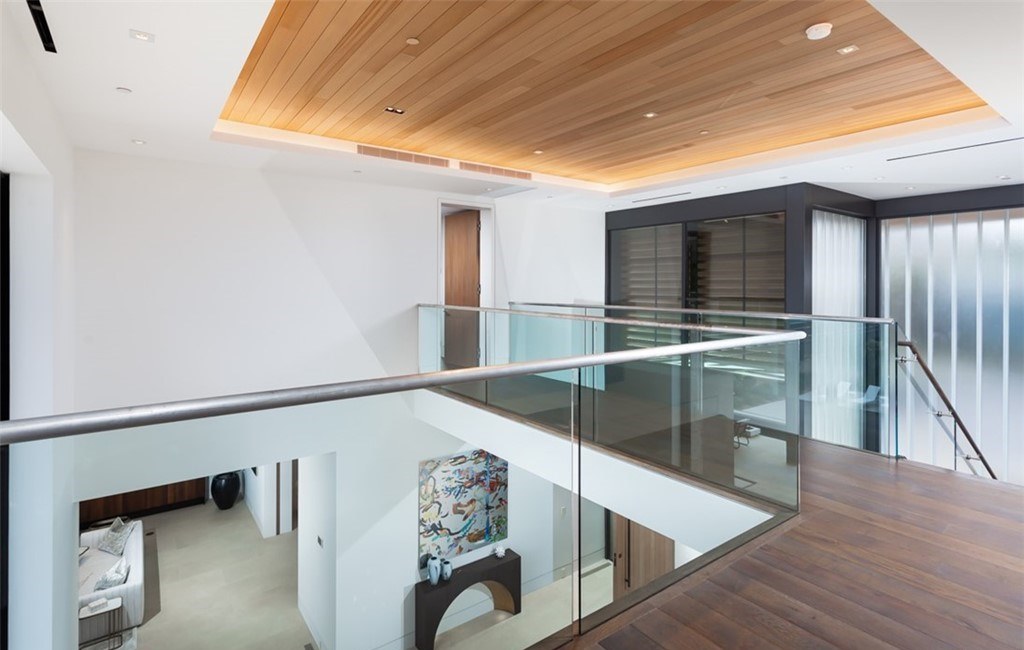 The Mansion in Laguna Beach is a newly reimagined and reconstructed Legacy estate with unparalleled views of the Pacific Ocean’s sparkling waters now available for sale. This home located at 33 Smithcliffs Rd, Laguna Beach, California;