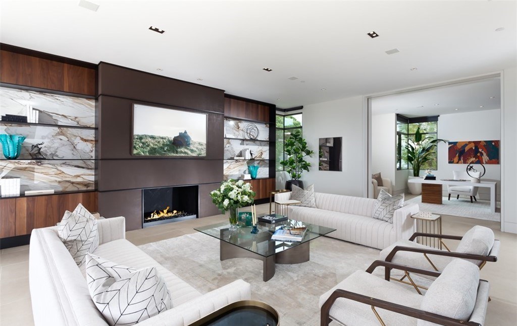 The Mansion in Laguna Beach is a newly reimagined and reconstructed Legacy estate with unparalleled views of the Pacific Ocean’s sparkling waters now available for sale. This home located at 33 Smithcliffs Rd, Laguna Beach, California;