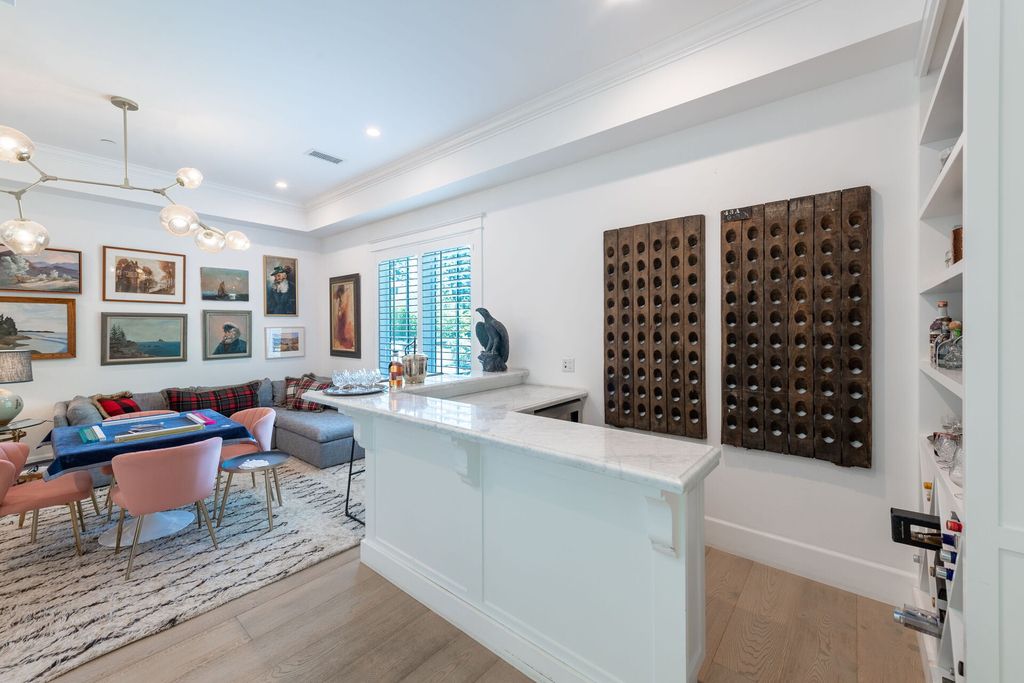 The Home in Tarzana is an exceptional home feels like it belongs on an East Coast seaside clifftop offers the ultimate pandemic paradise now available for sale. This home located at 4960 Amigo Ave, Tarzana, California