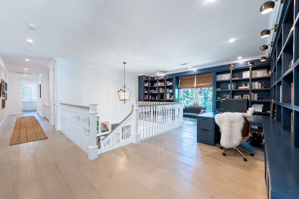 The Home in Tarzana is an exceptional home feels like it belongs on an East Coast seaside clifftop offers the ultimate pandemic paradise now available for sale. This home located at 4960 Amigo Ave, Tarzana, California