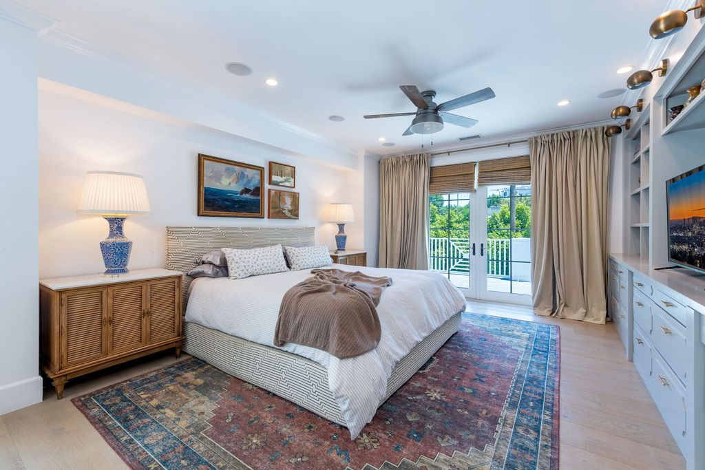 The Home in Tarzana is an exceptional home feels like it belongs on an East Coast seaside clifftop offers the ultimate pandemic paradise now available for sale. This home located at 4960 Amigo Ave, Tarzana, California