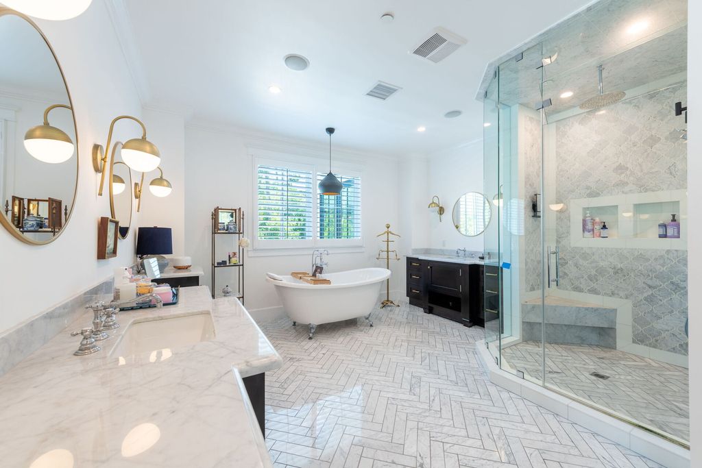 The Home in Tarzana is an exceptional home feels like it belongs on an East Coast seaside clifftop offers the ultimate pandemic paradise now available for sale. This home located at 4960 Amigo Ave, Tarzana, California