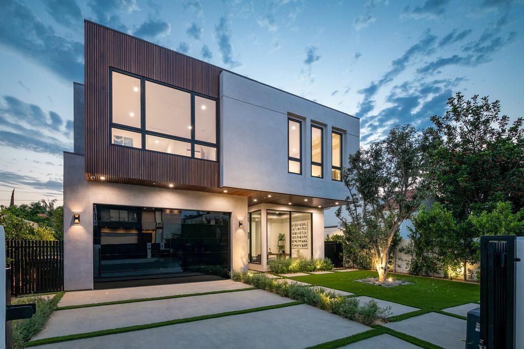 The Los Angeles Home is exquisite new construction modern gem offers sweeping open floorplan with a grand entrance now available for sale. This home located at 729 N Kilkea Dr, Los Angeles, California