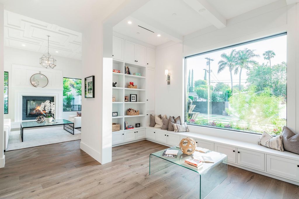 The Smart Home in Encino is a Captivating newly constructed Masterpiece in the highly sought-after Amestoy Estates neighborhood now available for sale. This home located at 5412 Aldea Ave, Encino, California