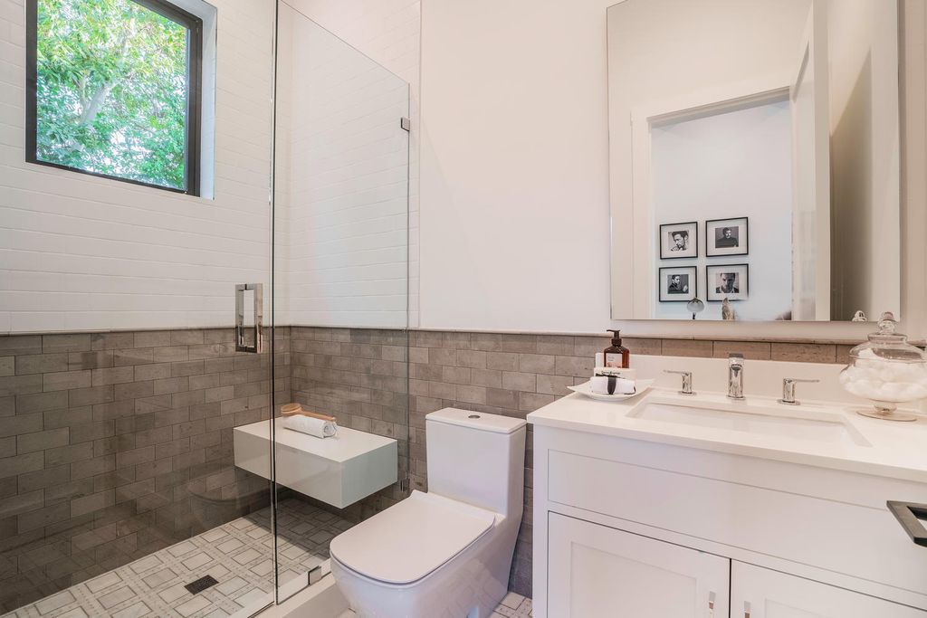 The Smart Home in Encino is a Captivating newly constructed Masterpiece in the highly sought-after Amestoy Estates neighborhood now available for sale. This home located at 5412 Aldea Ave, Encino, California