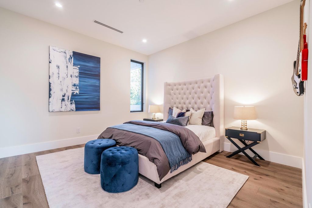 The Smart Home in Encino is a Captivating newly constructed Masterpiece in the highly sought-after Amestoy Estates neighborhood now available for sale. This home located at 5412 Aldea Ave, Encino, California