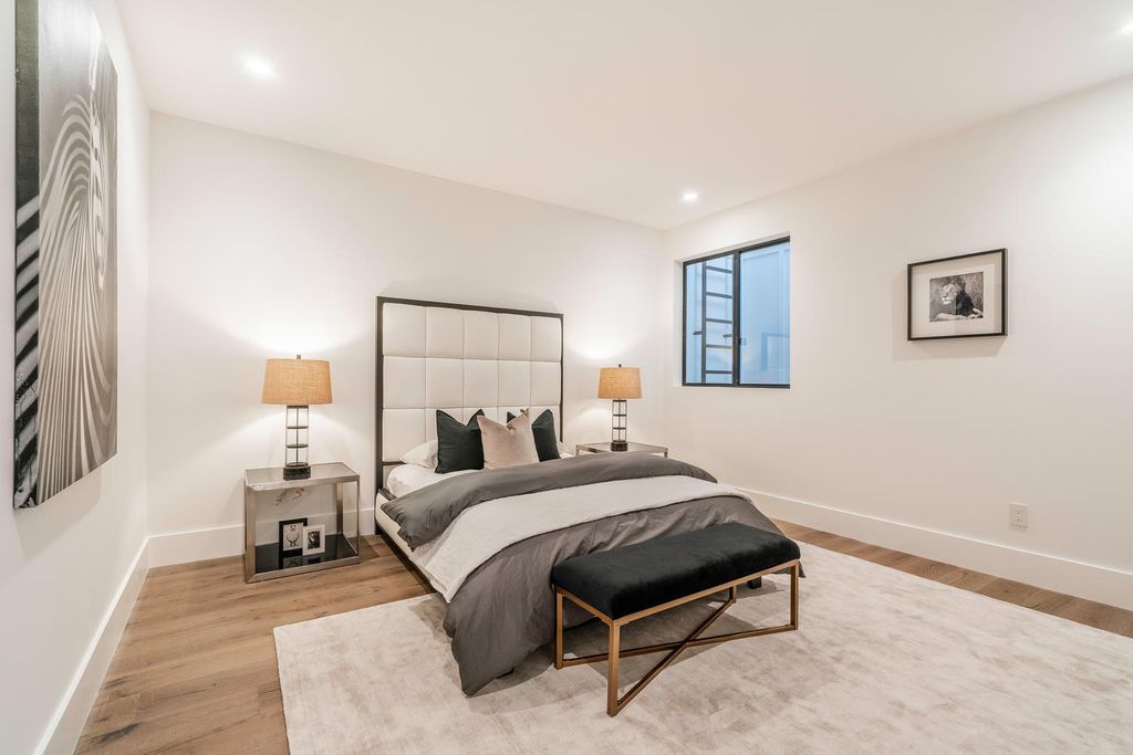 The Smart Home in Encino is a Captivating newly constructed Masterpiece in the highly sought-after Amestoy Estates neighborhood now available for sale. This home located at 5412 Aldea Ave, Encino, California