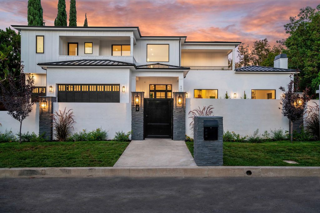 The Smart Home in Encino is a Captivating newly constructed Masterpiece in the highly sought-after Amestoy Estates neighborhood now available for sale. This home located at 5412 Aldea Ave, Encino, California