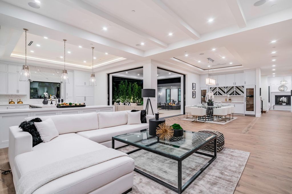 The Smart Home in Encino is a Captivating newly constructed Masterpiece in the highly sought-after Amestoy Estates neighborhood now available for sale. This home located at 5412 Aldea Ave, Encino, California