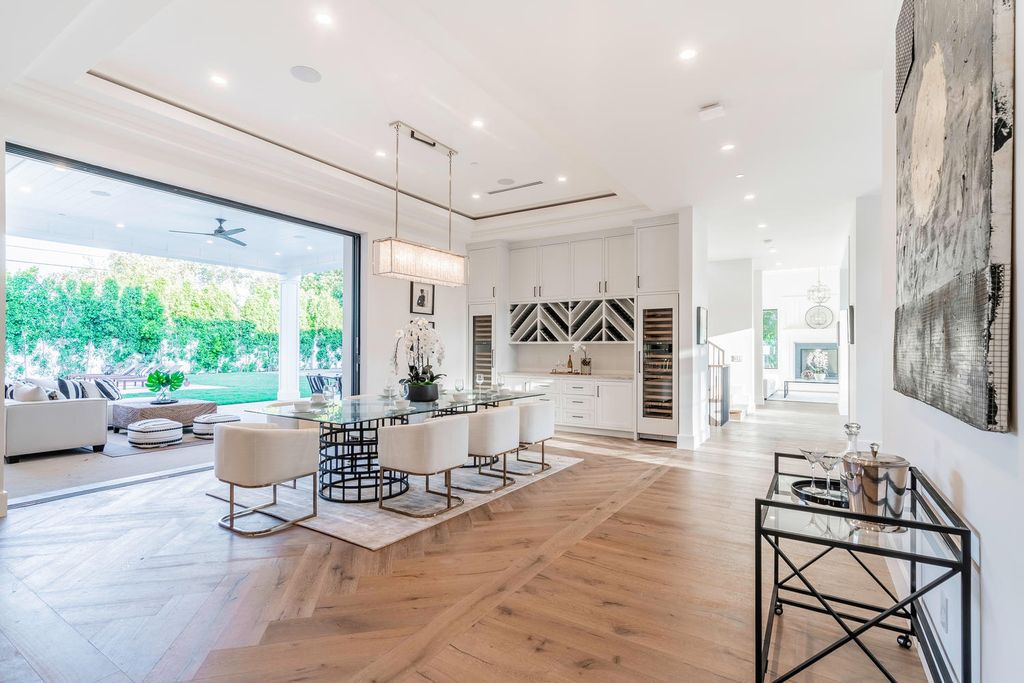 The Smart Home in Encino is a Captivating newly constructed Masterpiece in the highly sought-after Amestoy Estates neighborhood now available for sale. This home located at 5412 Aldea Ave, Encino, California