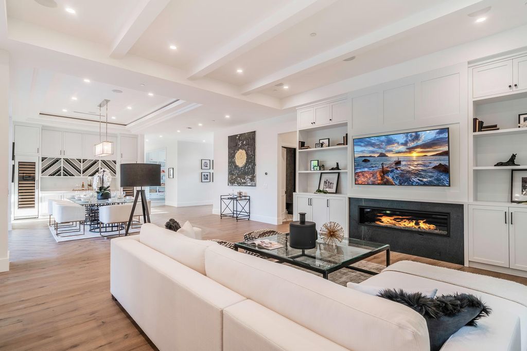 The Smart Home in Encino is a Captivating newly constructed Masterpiece in the highly sought-after Amestoy Estates neighborhood now available for sale. This home located at 5412 Aldea Ave, Encino, California