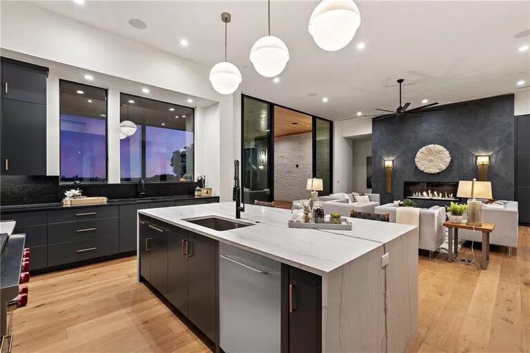 $8,990,000 Austin Home brings Timeless Beauty to Contemporary Design
