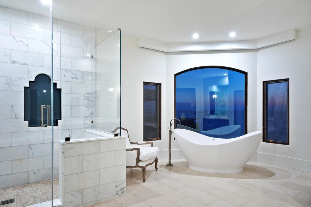 Unquestionable sleek villa in California with endless views of Redondo Beach