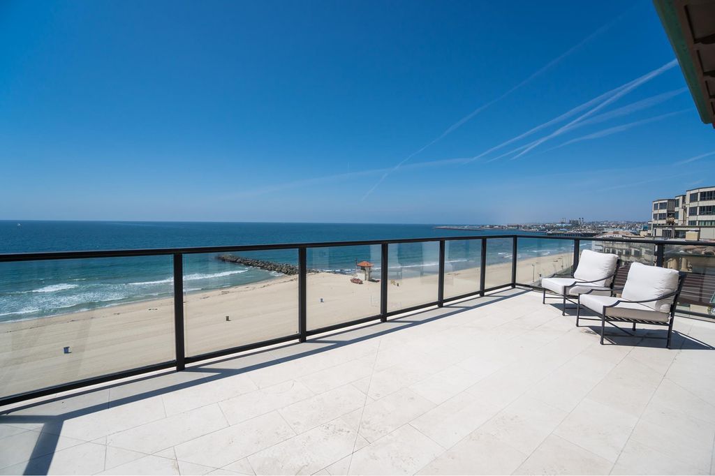 Unquestionable sleek villa in California with endless views of Redondo Beach