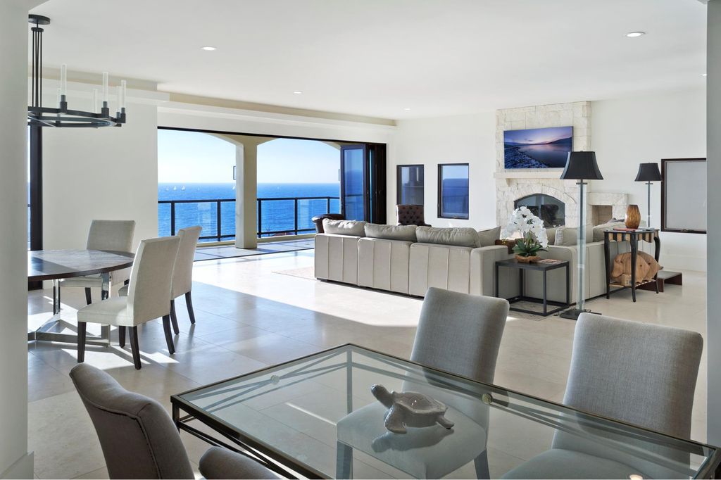 Unquestionable sleek villa in California with endless views of Redondo Beach