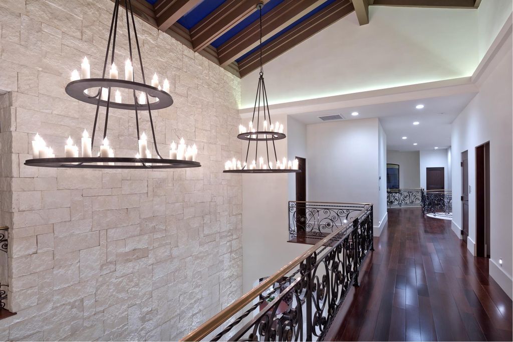 Unquestionable sleek villa in California with endless views of Redondo Beach