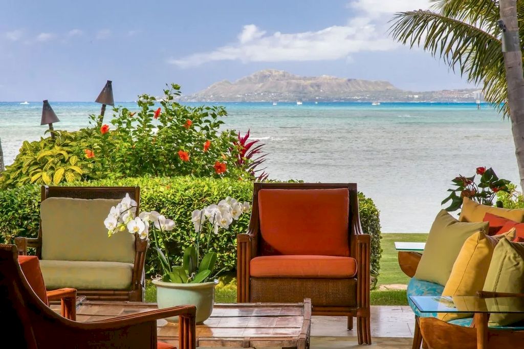 Fabulous Oceanfront Home Enjoys Truly Second-to-none Serenity and Beauty of Hawaiian Island Living Available for 8,737,000