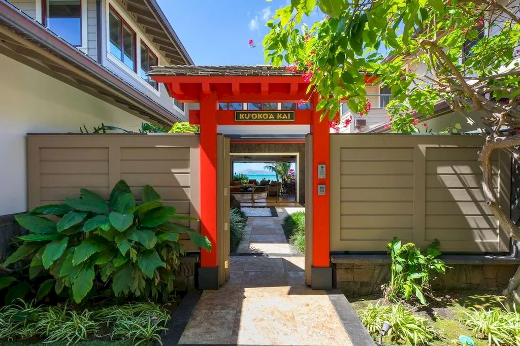 Fabulous Oceanfront Home Enjoys Truly Second-to-none Serenity and Beauty of Hawaiian Island Living Available for 8,737,000