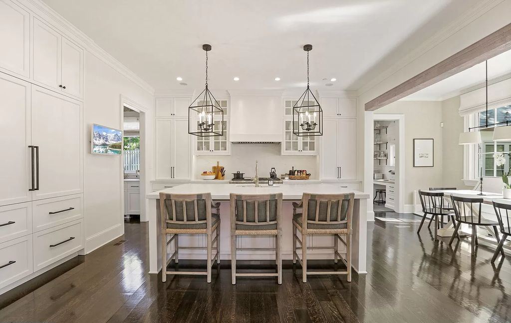 Blends Fine Touches, This Maryland Sophisticated Home Listed for $5,125,000