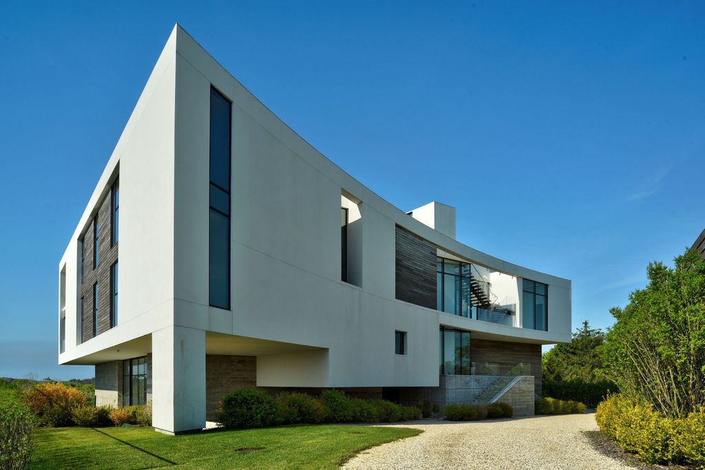 Brilliant waterfront home in New York by Barnes Coy architects sells for $33,950,000